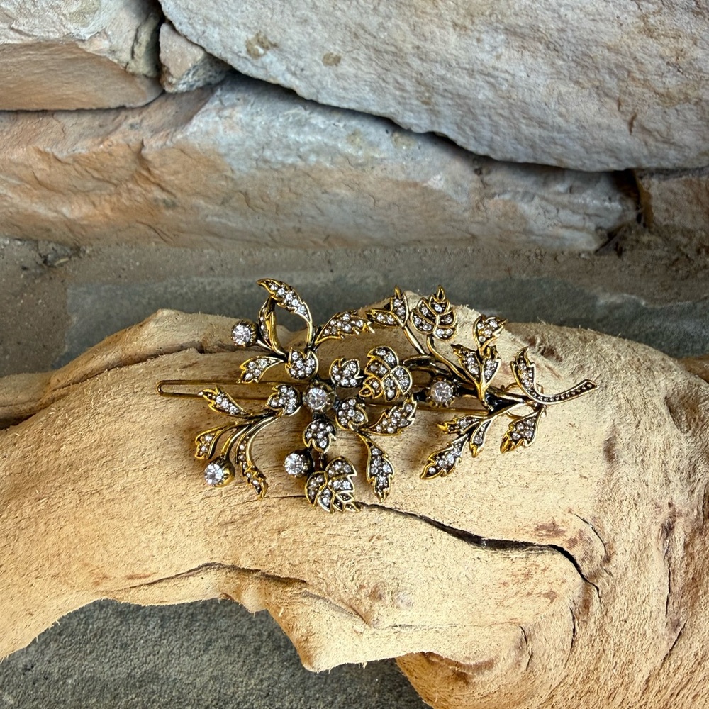 New🌟Anthropologie-Elegant Gold Floral Crystal Hair Clip